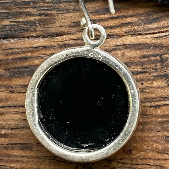 Sterling silver black circle earrings - Picture 9 of 10